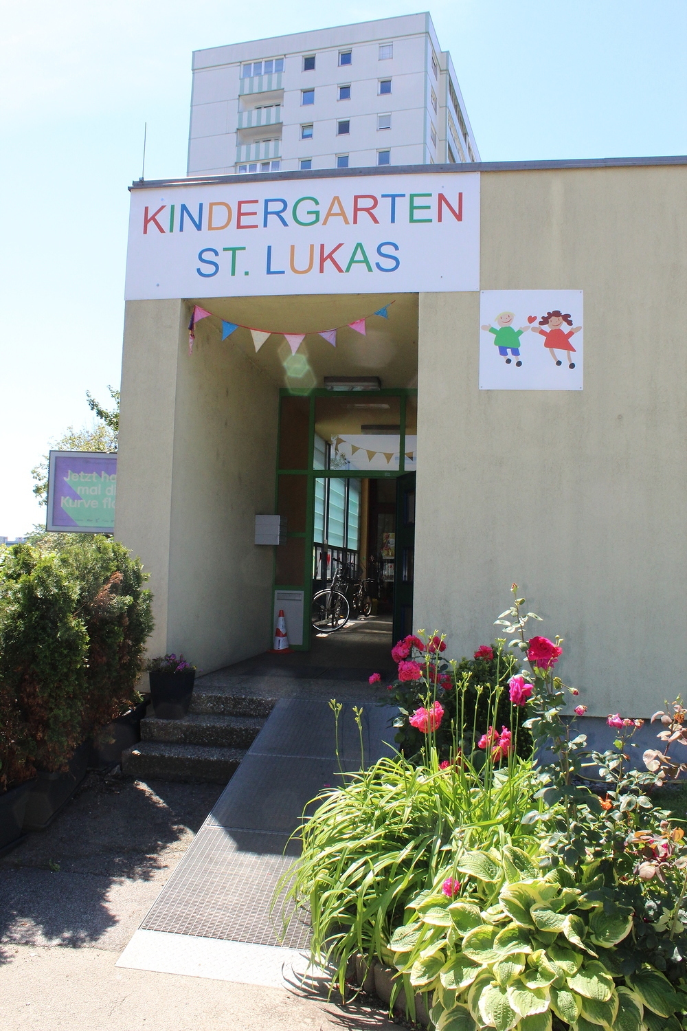 Kindergarten St.Lukas / Penz Madeleine Eingangsbereich